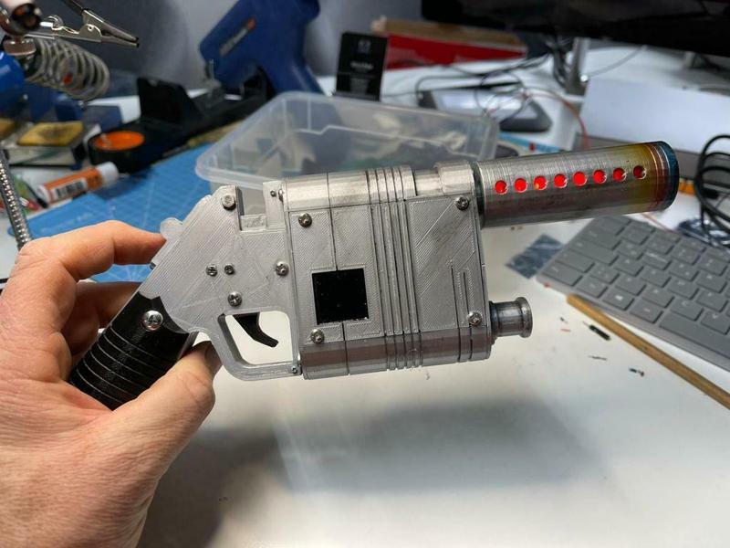 Star Wars Rey´s Blaster with mechanics and electronic space