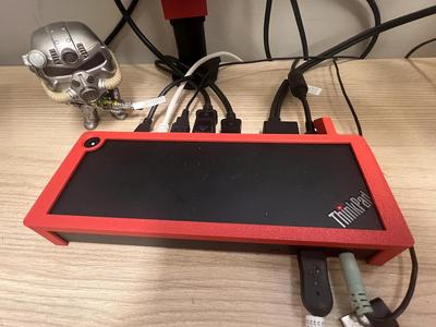 Thinkpad Universal Thunderbolt 4 Dock (40B0) mount