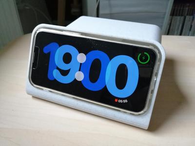 iPhone 12/13 mini with case Standby Mode Dock 