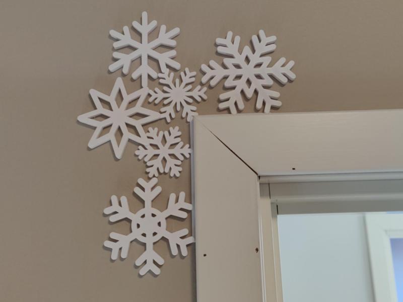 Snowflakes door corner decor
