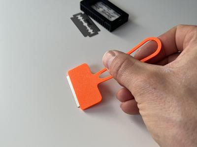 Razor blade wide scraper