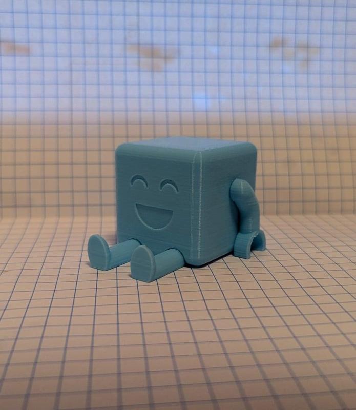 CUBO! Your new desktop friend