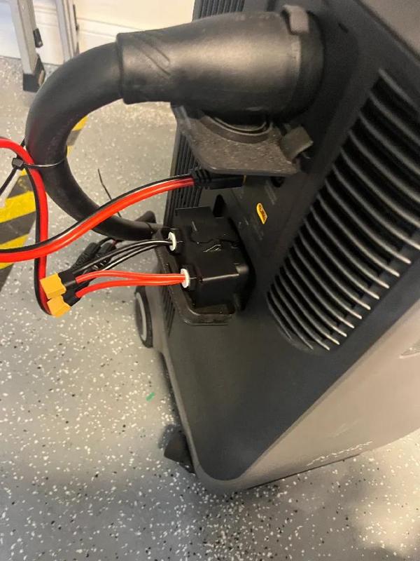 Anker Solix Auxiliary Battery Connector   
