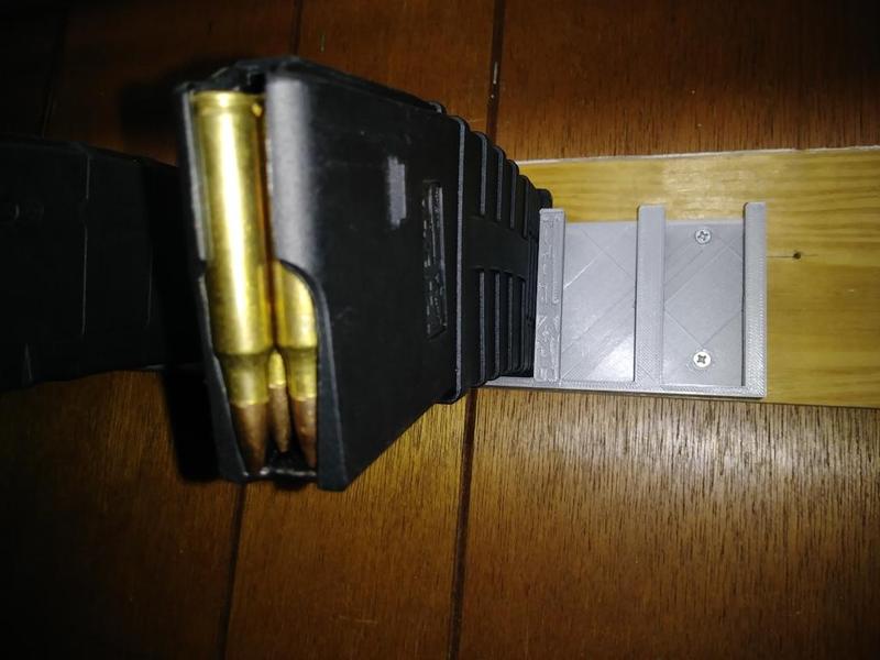 Tapco magazine rack