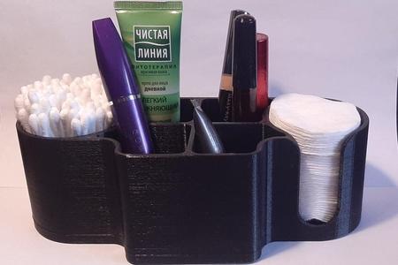 Cosmetics organizer