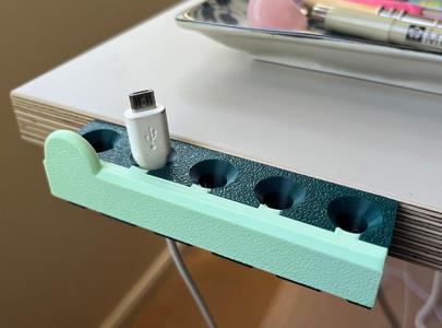 Cable tidy / organiser with removable cover 
