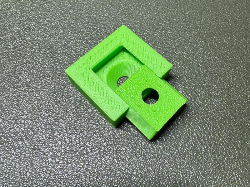 Universal Wall Mount: Small