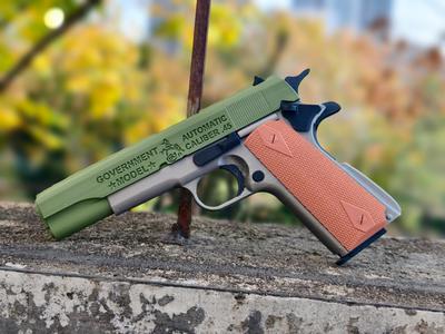 colt 1911 classic Toy model (can't move or launch)