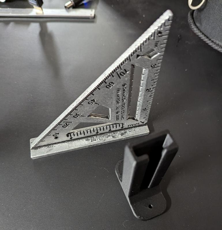 Speed Square Holder - SKADIS M3 T-Nut