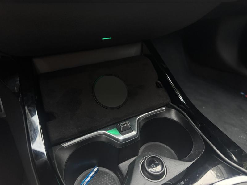 BMW F40 Magsafe charger support