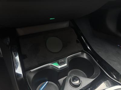 BMW F40 Magsafe charger support