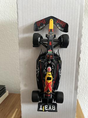 Burago Jumbo F1 wall-mount (1/24)