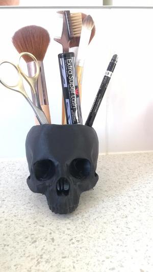 Skull makeup stand