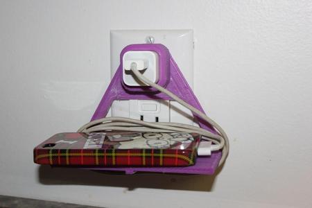 WALL OUTLET CELLPHONE HOLDER (IPHONE & IPOD)