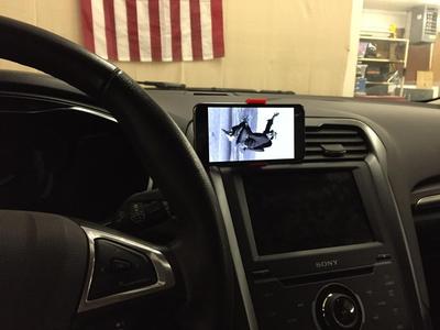 iPhone Car Clip