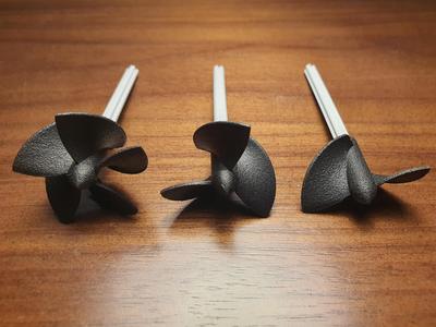 Legos boat propeller fitting on Legos technic axle