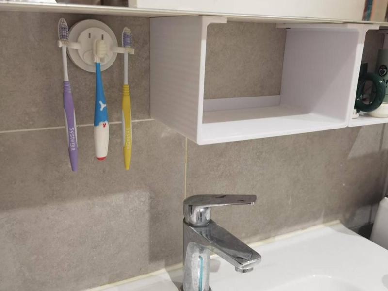 Mirror Cabinet Under-Cabinet Shelf