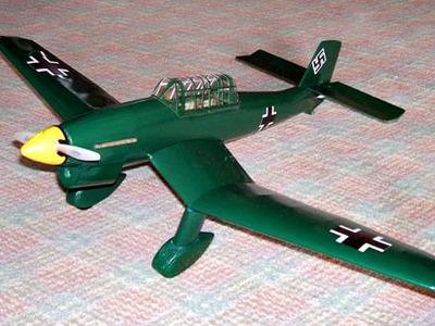 Ju 87 Stuka B2 with bombs (1:72)