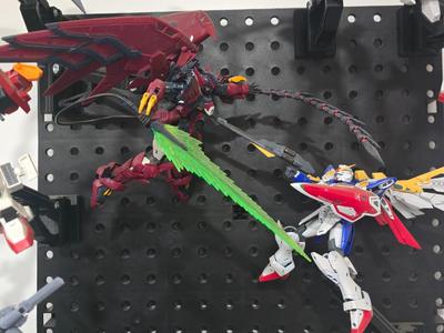 Adjustable Gundam Peg Board Mount
