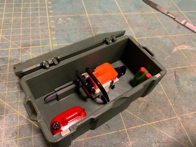 Box for Chainsaw 1/10 