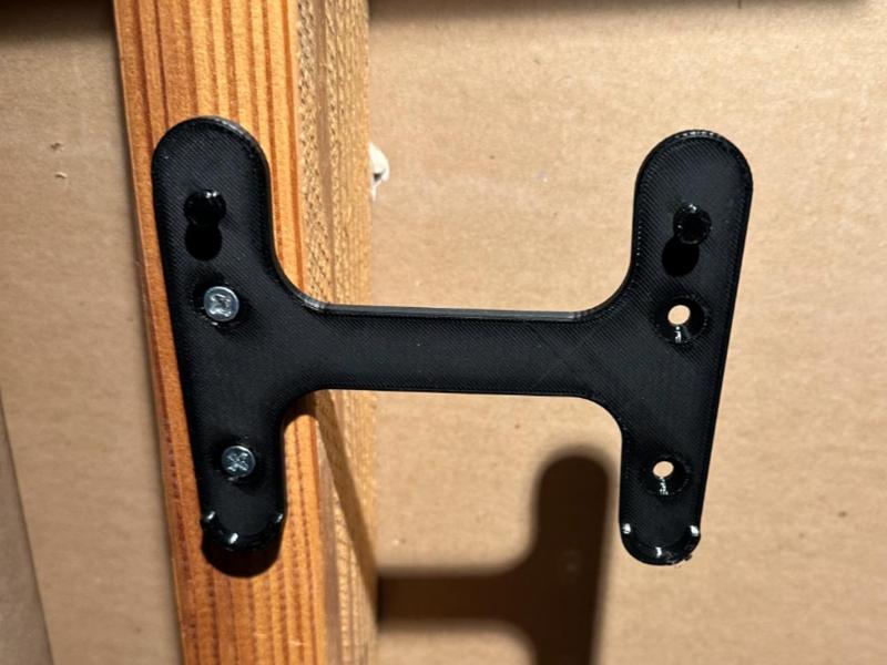 Dewalt DCB107 Charger Wall Mount