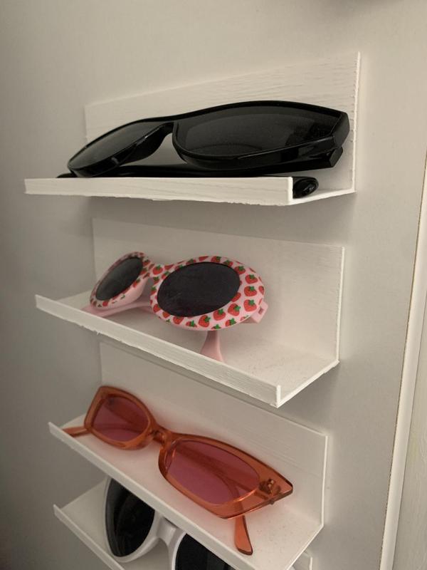 SImple glasses holder