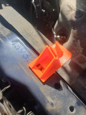 Toyota Avensis T25 Bonnet Hood Holder clip 53454-20020