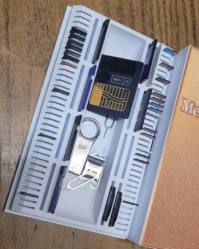 "Uber Size" Memory Card Box