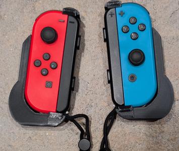 Nintendo Switch JoyCon Comfort Grip with full access to all buttons.