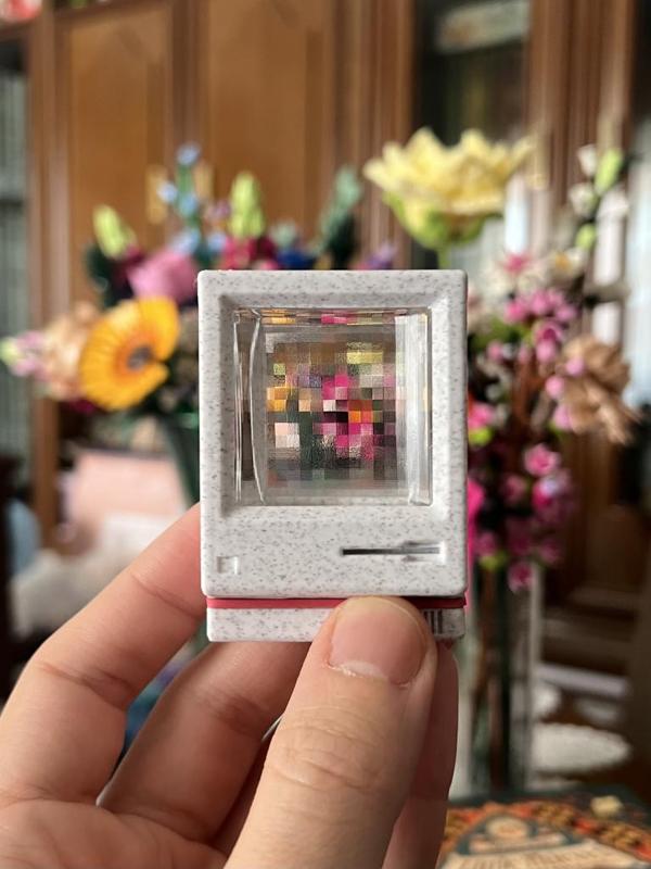 Pixel Crystal Macintosh case