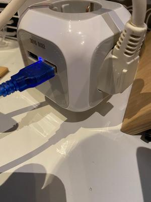 Twistable Brennenstuhl ALEA-Power Cube with USB