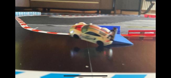 Carrera Hybrid Jump