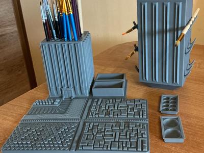 Paint Manufactory, brush holder and drypalette