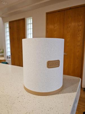 Plant Pot with editable nametag, magnet drain base