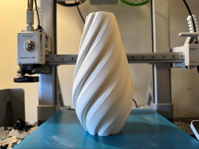 "Siracusa" Contemporary Spiral Vase