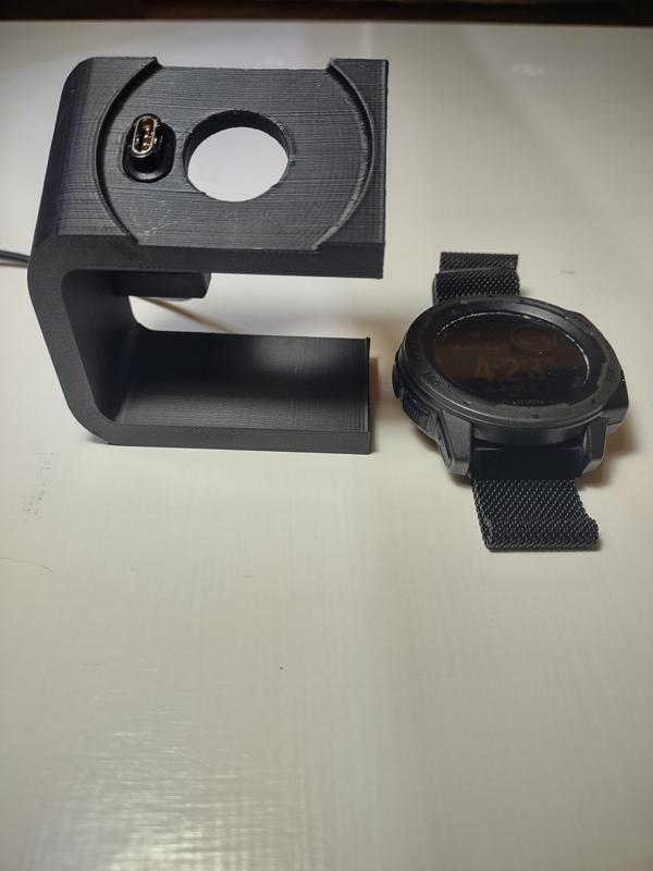 Garmin Instinct Watch, Charging stand