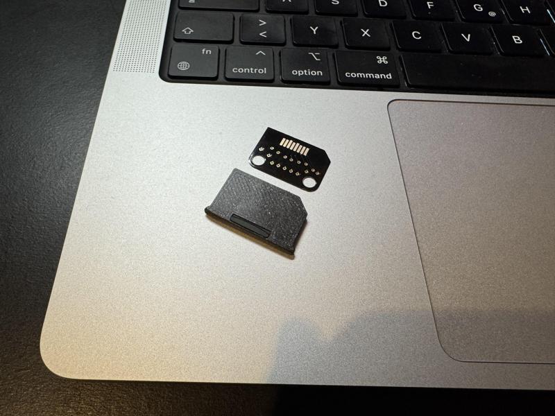 MacBook Pro - Memory Expansion Adapter for microSD card