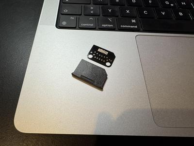 MacBook Pro - Memory Expansion Adapter for microSD card