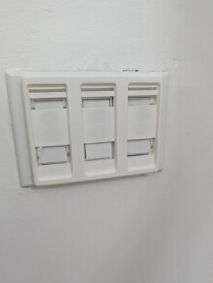 Triple Decora Adapter for Phillips Hue Dimmer (2nd Generation / Power-Hue buttons)