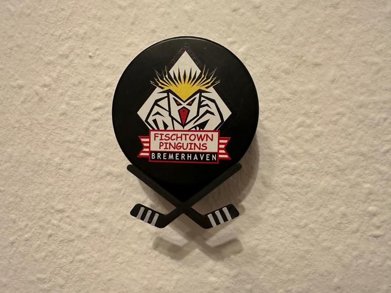 Hockey Puck Wall Mount