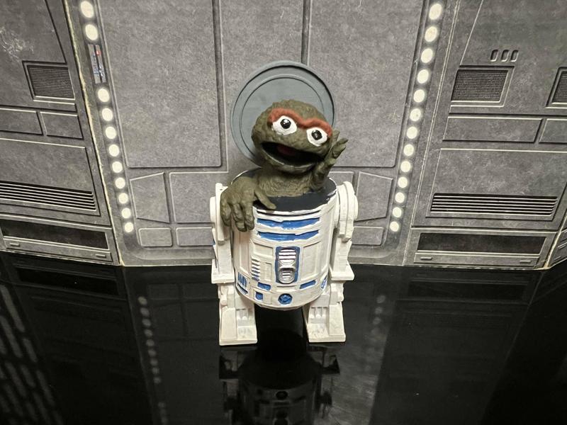STAR WARS R2-THE GROUCH HALLOWEEN SPECIAL 2023, CUSTOM UNPRODUCED KENNER, HASBRO ACTION FIGURE, 3.75″, 1/18, 5POA