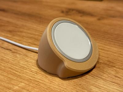 MagSafe Charging stand – Standby mode