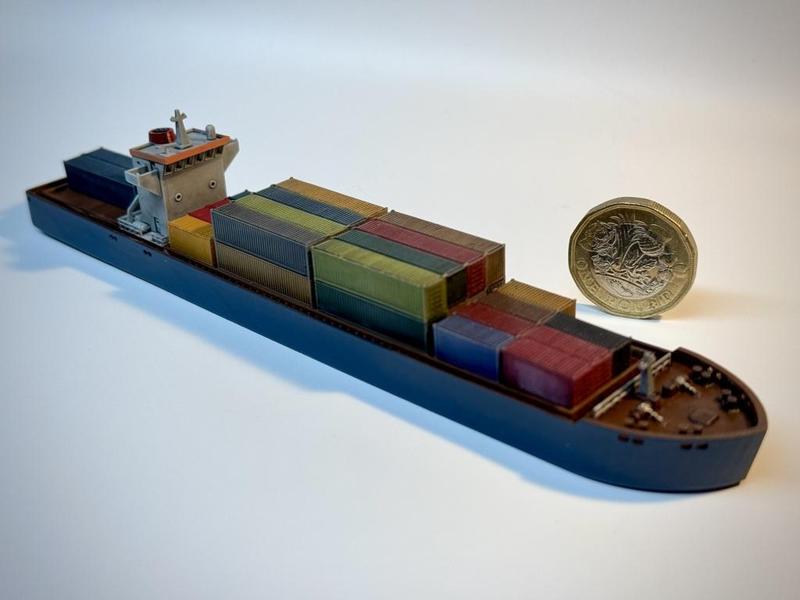 T Gauge 1:450 Container Ship