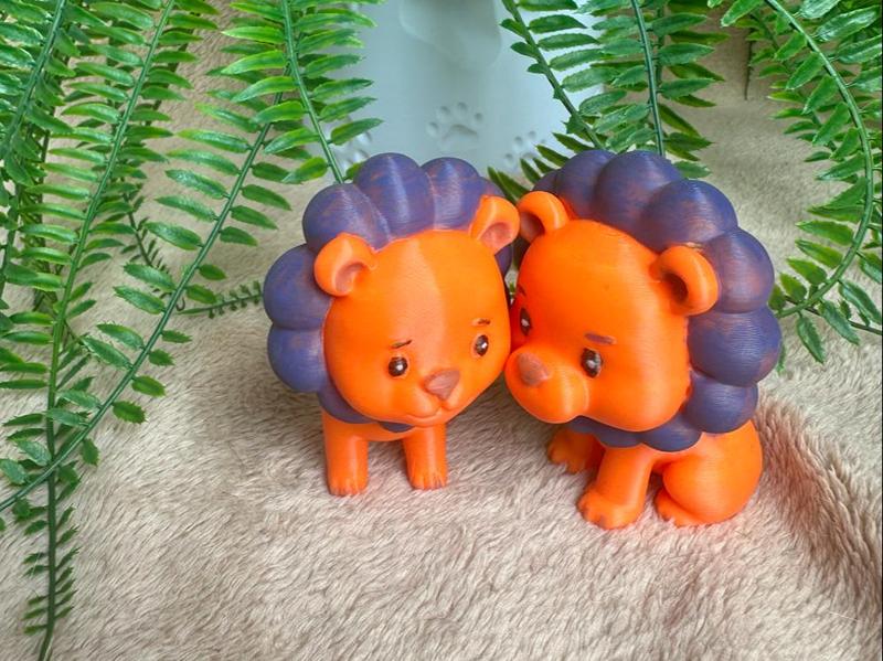 Lion Duo – Childlike, minimalist, paintable