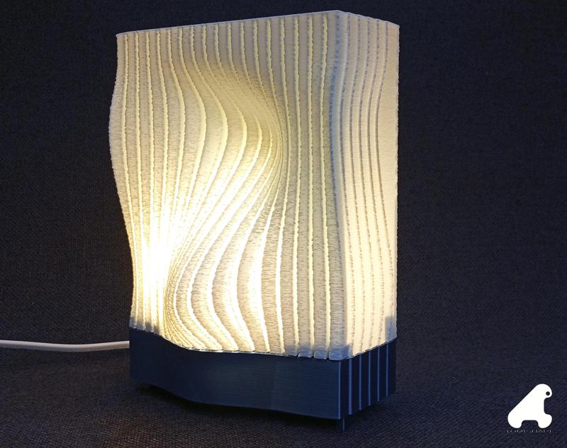 PHANTOM LAMP – Lampe à poser avec aération