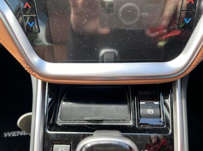Subaru Outback Container with Lid