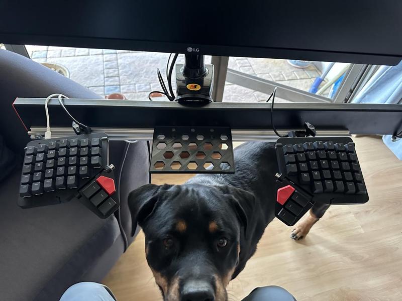 2020 Extrusion Apple Magic Trackpad Mount