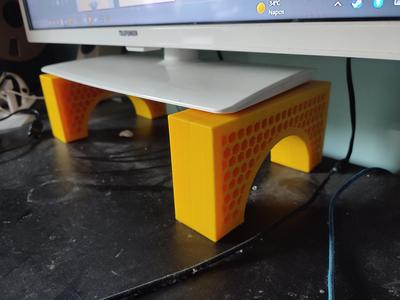 Monitor stand hexagon