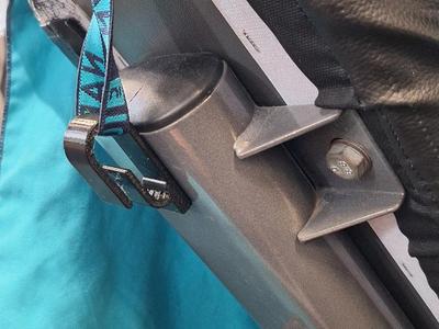 Magnetic towel holder for gym