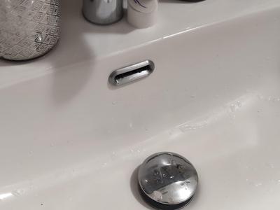 Overflow sink bathroom cover
